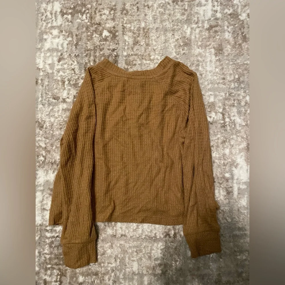 Old Navy Kids Long Sleeve Waffle Knit Tee Oversized fit - Tan size S 6/7